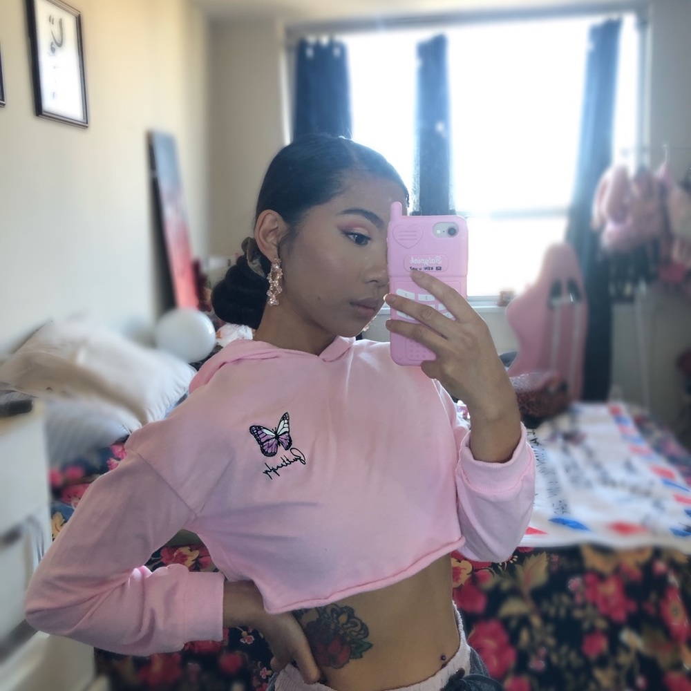 Adorable Butterfly Cropped Sweater 🦋💗